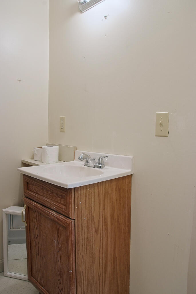 36 High Street Paris, ME 04281 - Photo 55 of 69 36 High St Unit 3 (9 of 24)