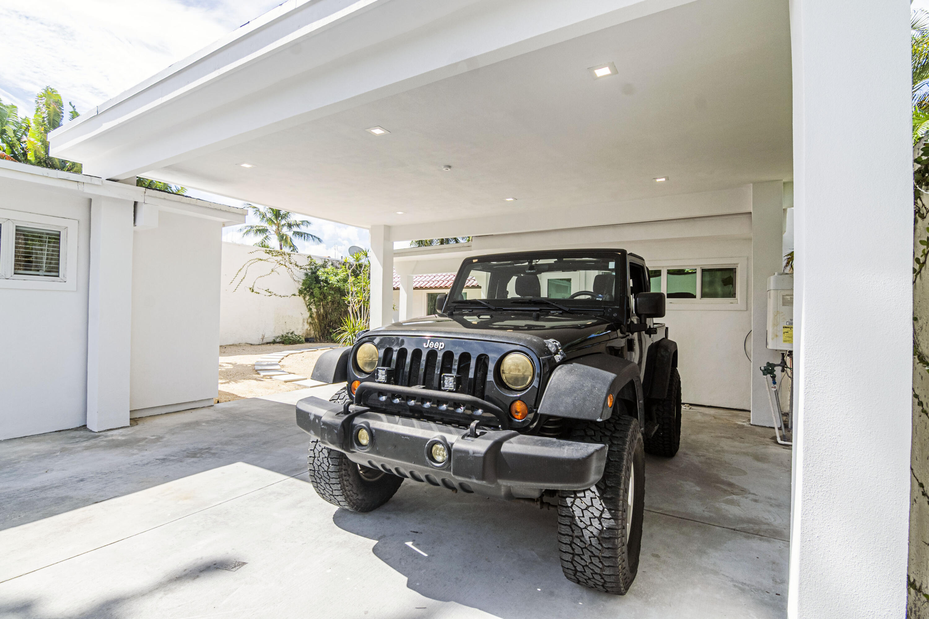 Undisclosed Address Jupiter, FL 33477 - Photo 98 of 107 JEEP CAR2