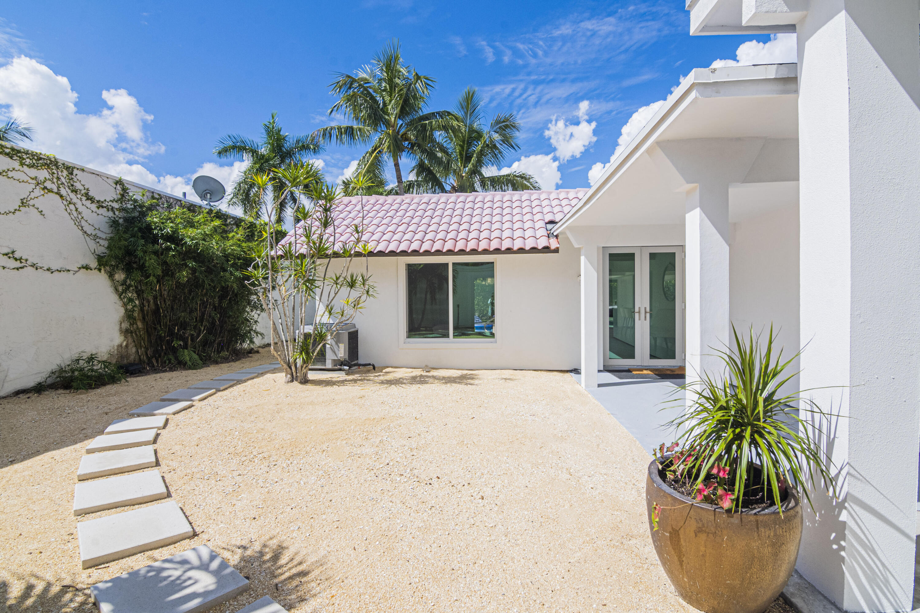 Undisclosed Address Jupiter, FL 33477 - Photo 99 of 107 FRONT BACKYARD