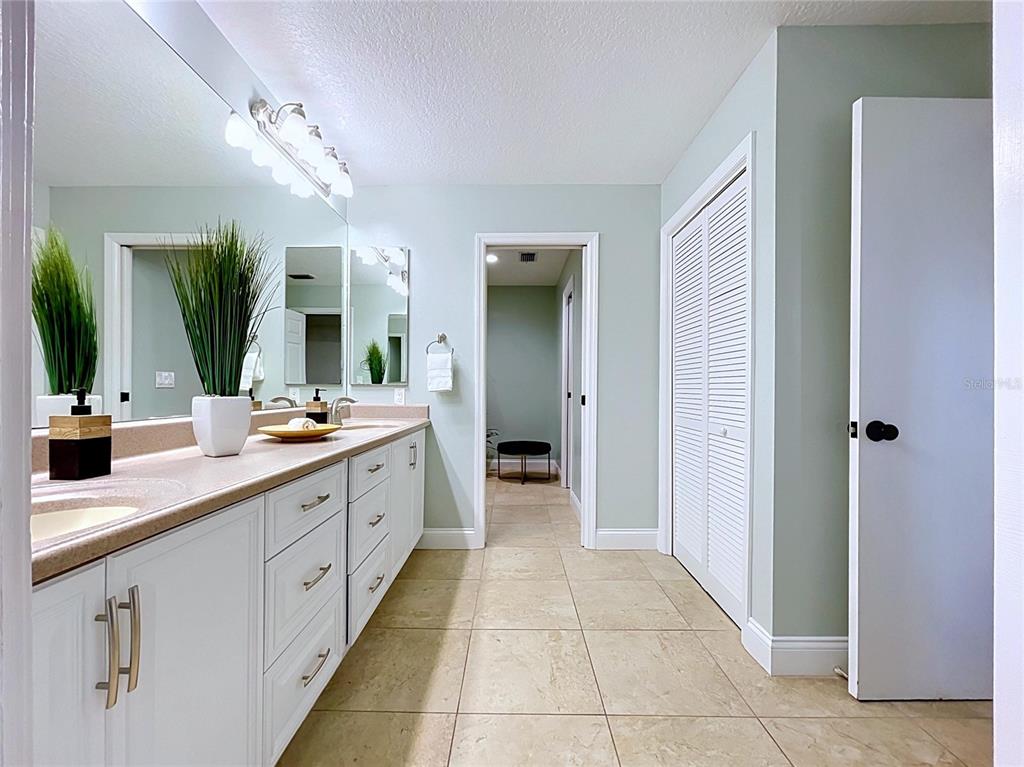 1711 Magdalene Manor Drive Tampa, FL 33613 - Photo 53 of 88
