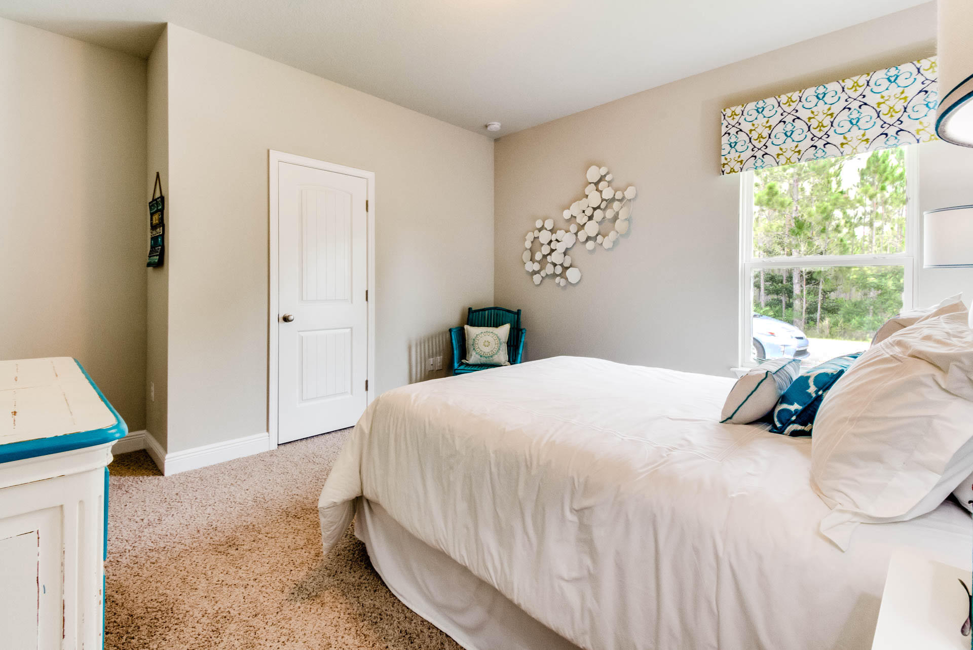 245 Southern Pnes Road Santa Rosa Beach, FL 32459 - Photo 3 of 23 a bedroom with a bed and a window