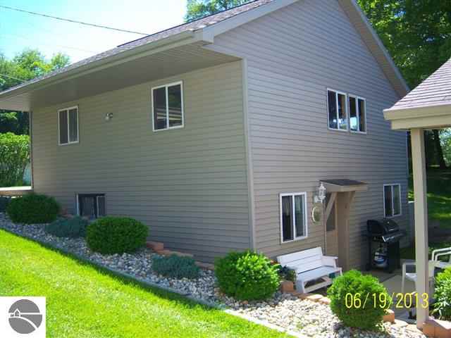 5698 West Cutler Road Lakeview, MI 48850 - Photo 22 of 34 1747767-21.JPG