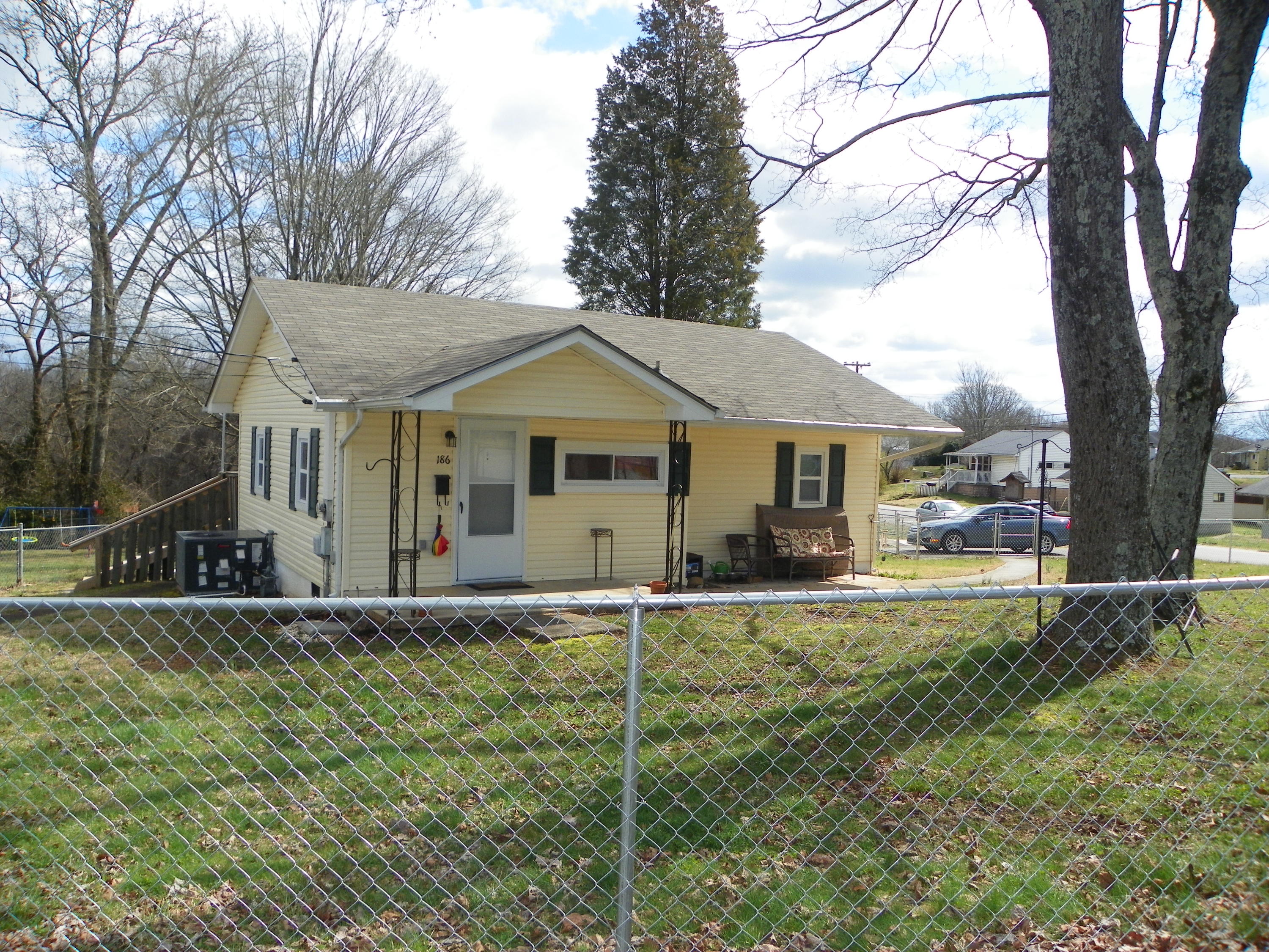 186 Johnson Road Oak Ridge, TN 37830 - Photo 1 of 20 186 Johnson 006