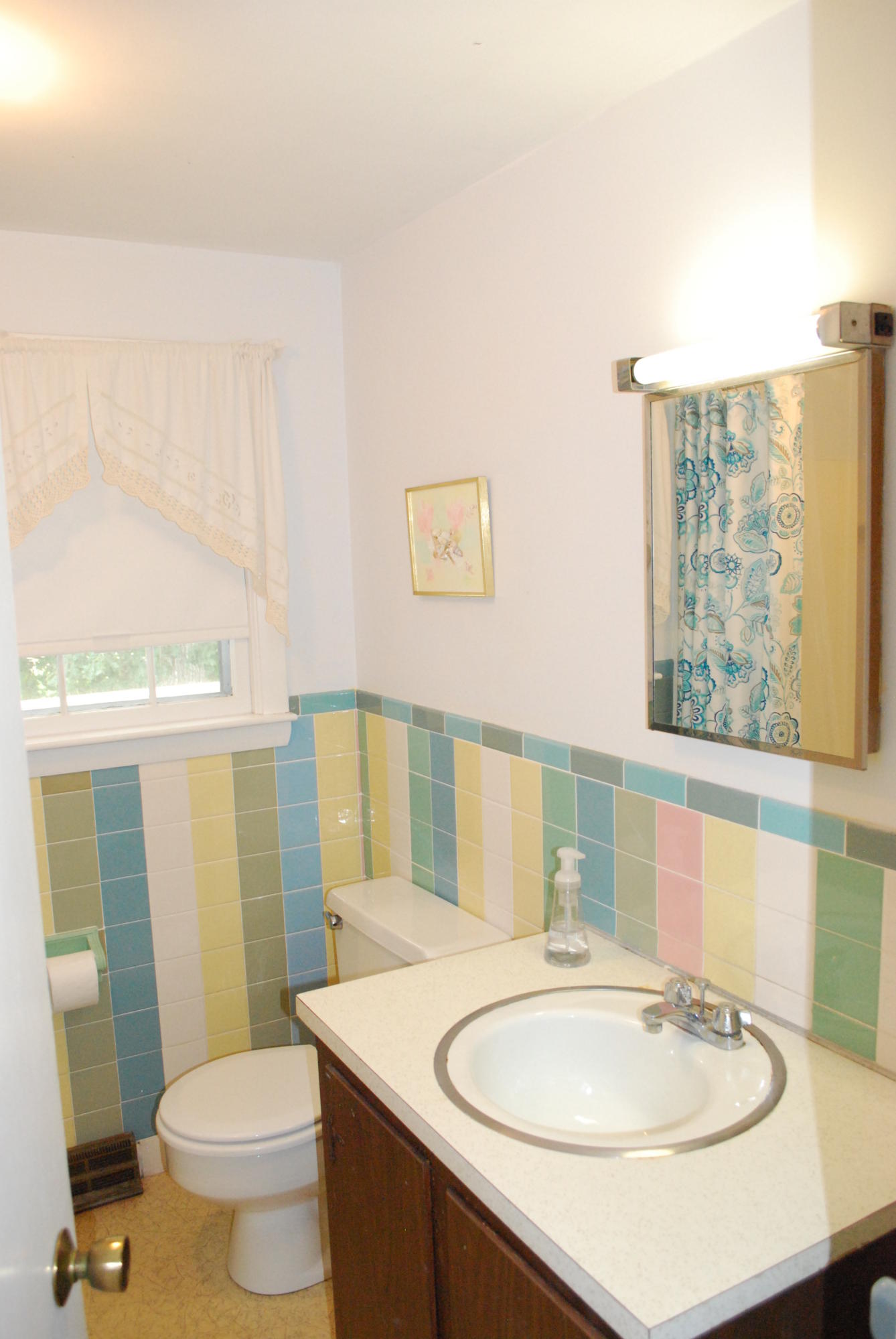 29 Cordwood Road Mashpee, MA 02649 - Photo 8 of 20 a bathroom with a sink toilet and shower