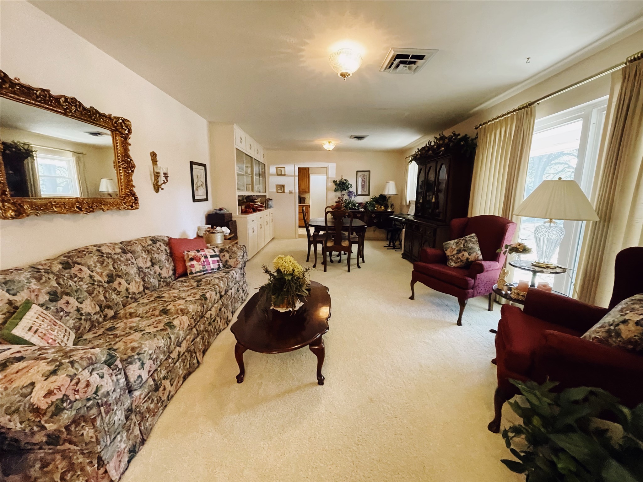 700 Shanklin Road Belton, TX 76513 - Photo 31 of 33 a living room with furniture and a large window