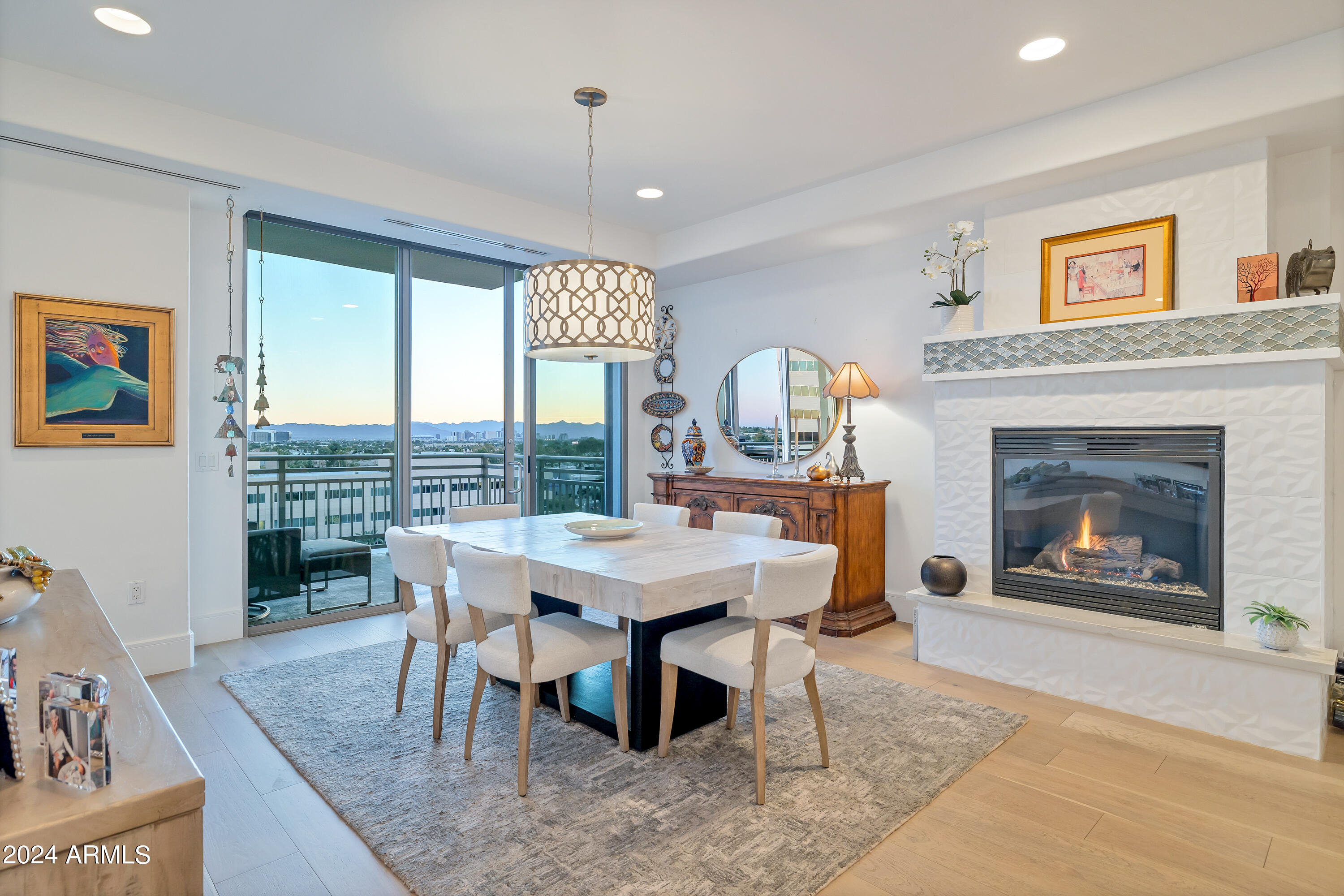 2211 East Camelback Road, Unit 705 Phoenix, AZ 85016 - Photo 11 of 45 Dining in Greatroom