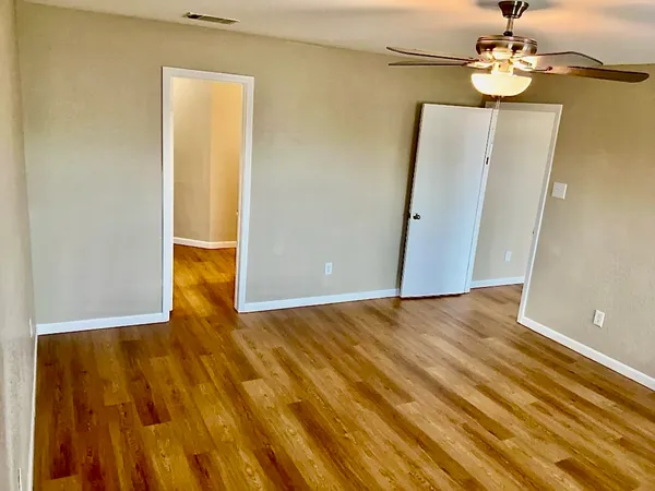$1,895 | 325 Brown Street, Hutto, TX 78634