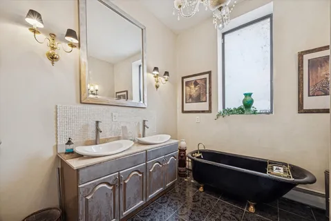 $1,200,000 | 3736 South Michigan Avenue, Chicago, IL 60653