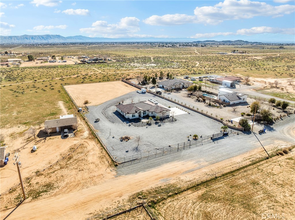 22427 Huasna Road Apple Valley, CA 92307 - Photo 33 of 39