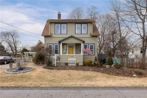 $415,000 | 233 Palace Avenue, Warwick, RI 02886