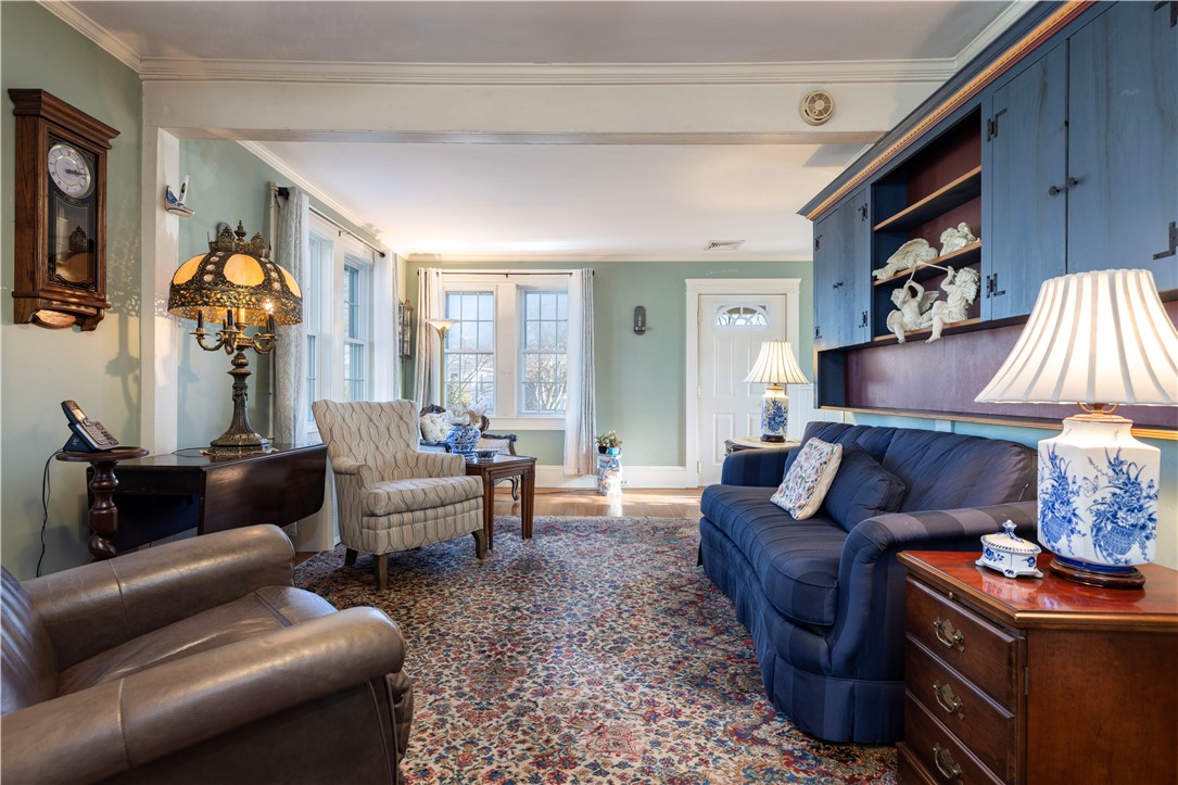 233 Palace Avenue Warwick, RI 02886 - Photo 11 of 42