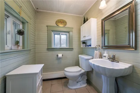 $415,000 | 233 Palace Avenue, Warwick, RI 02886