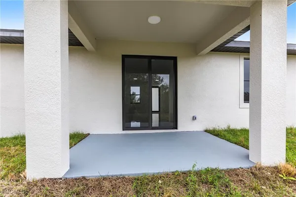 a view of an entrance of the house