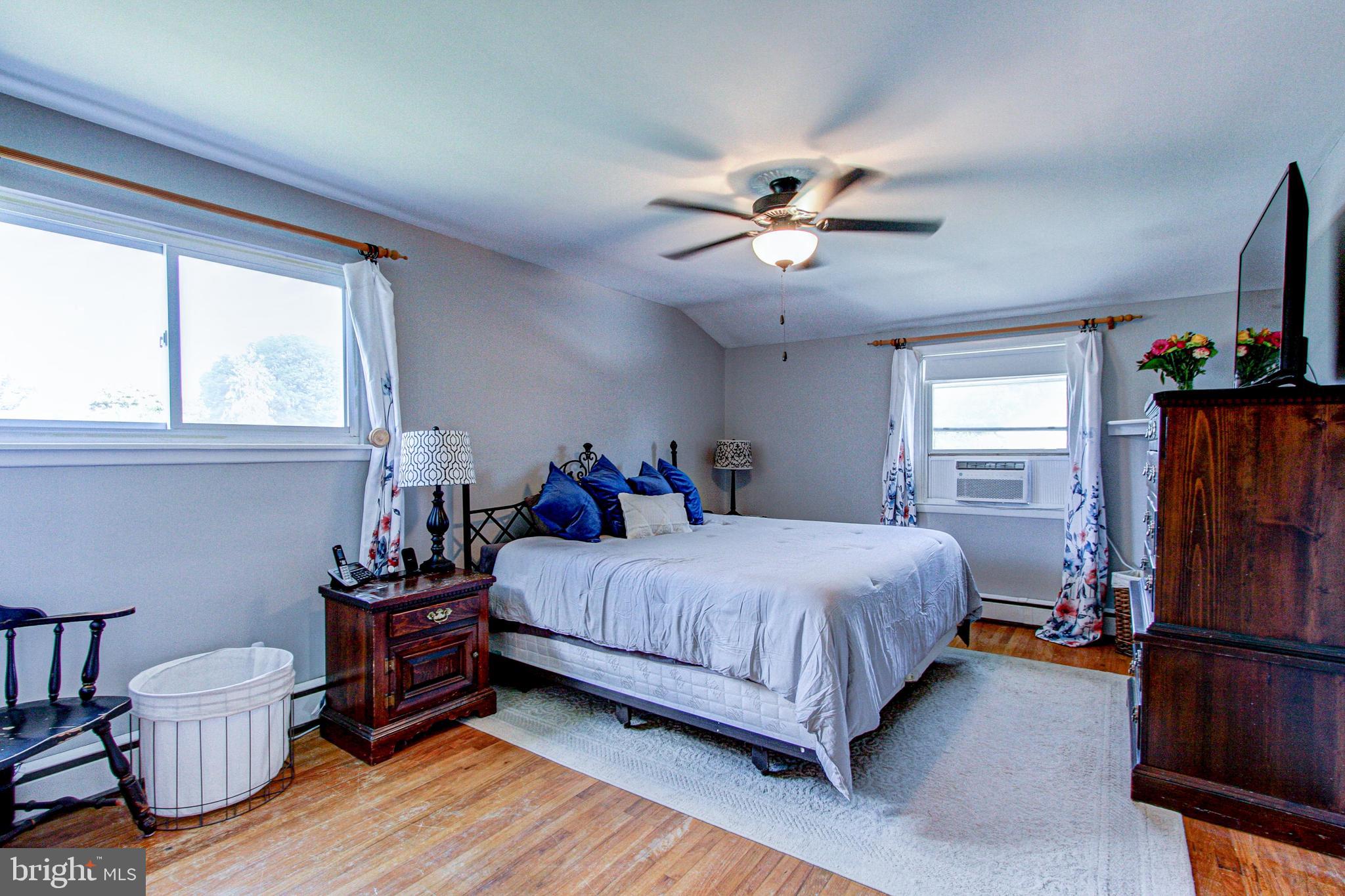 1310 Cloverly Road Warminster, PA 18974 - Photo 27 of 52 Hardwood flooring, ceiling fan