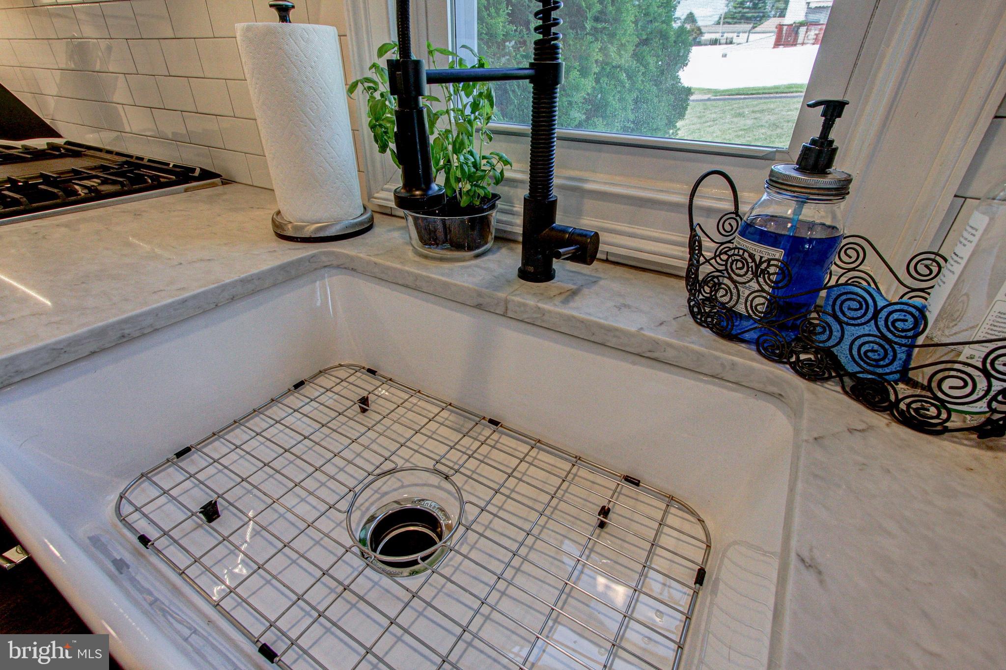 Farm house sink