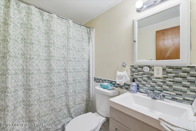 $240,000 | 8124 Gallahad Pass, East Stroudsburg, PA 18302