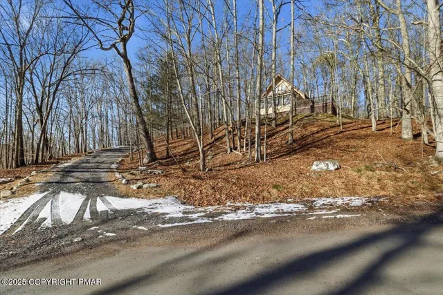 $240,000 | 8124 Gallahad Pass, East Stroudsburg, PA 18302