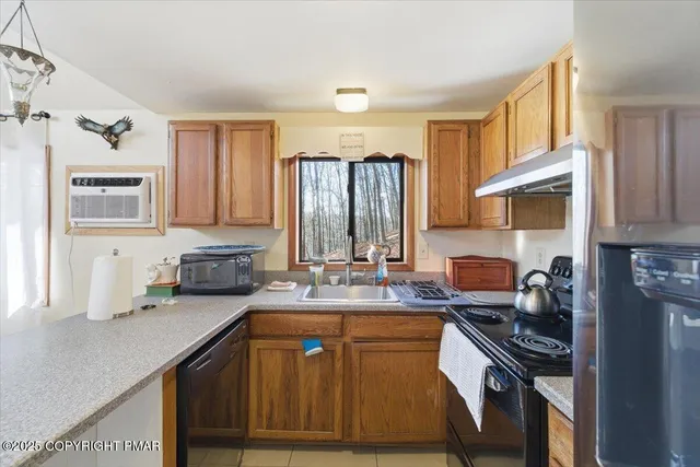 $240,000 | 8124 Gallahad Pass, East Stroudsburg, PA 18302