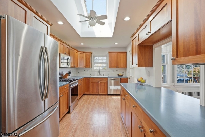 33 Hoyt Street Madison, NJ 07940 - Photo 11 of 42