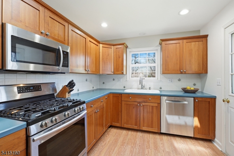 33 Hoyt Street Madison, NJ 07940 - Photo 10 of 42