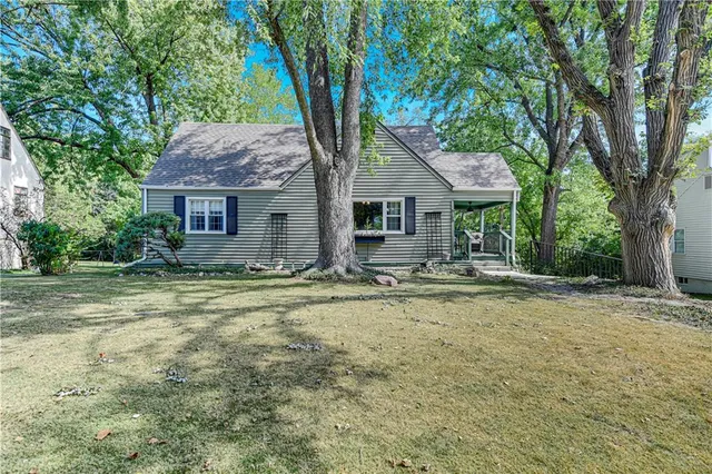 $285,000 | 5103 Northeast Marvin Road, Kansas City, MO 64118