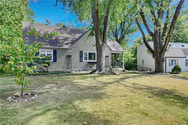 $285,000 | 5103 Northeast Marvin Road, Kansas City, MO 64118