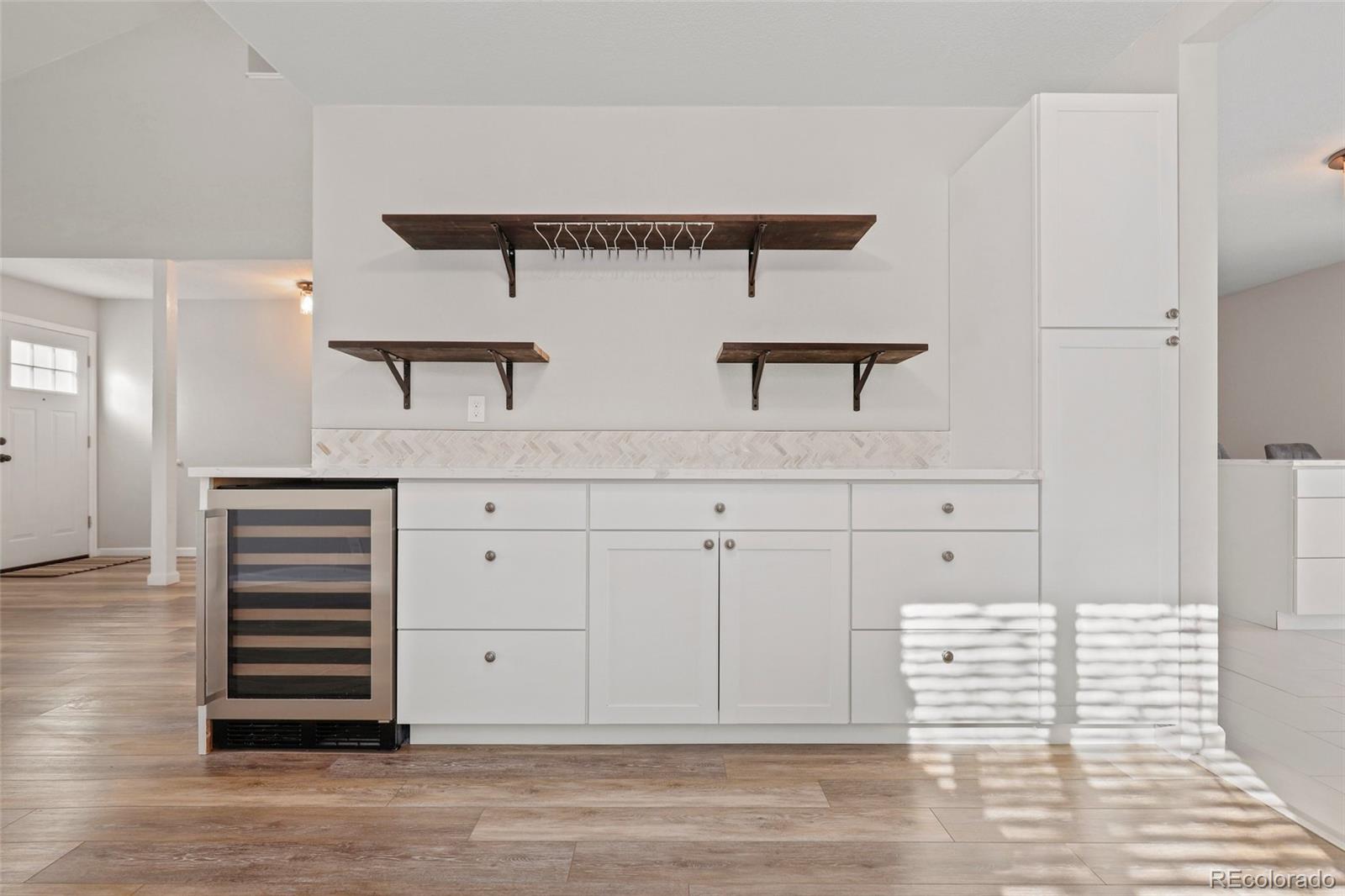 5484 South Cimarron Road Littleton, CO 80123 - Photo 11 of 40 a view of cabinets