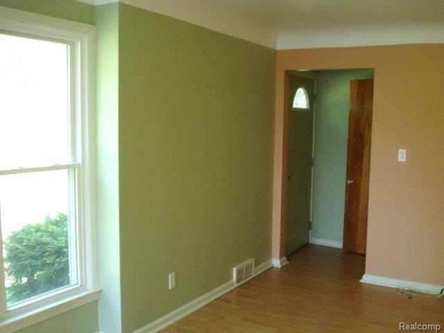 80 South Ascot Road Waterford, MI 48328 - Photo 11 of 11 80 Ascot (9)