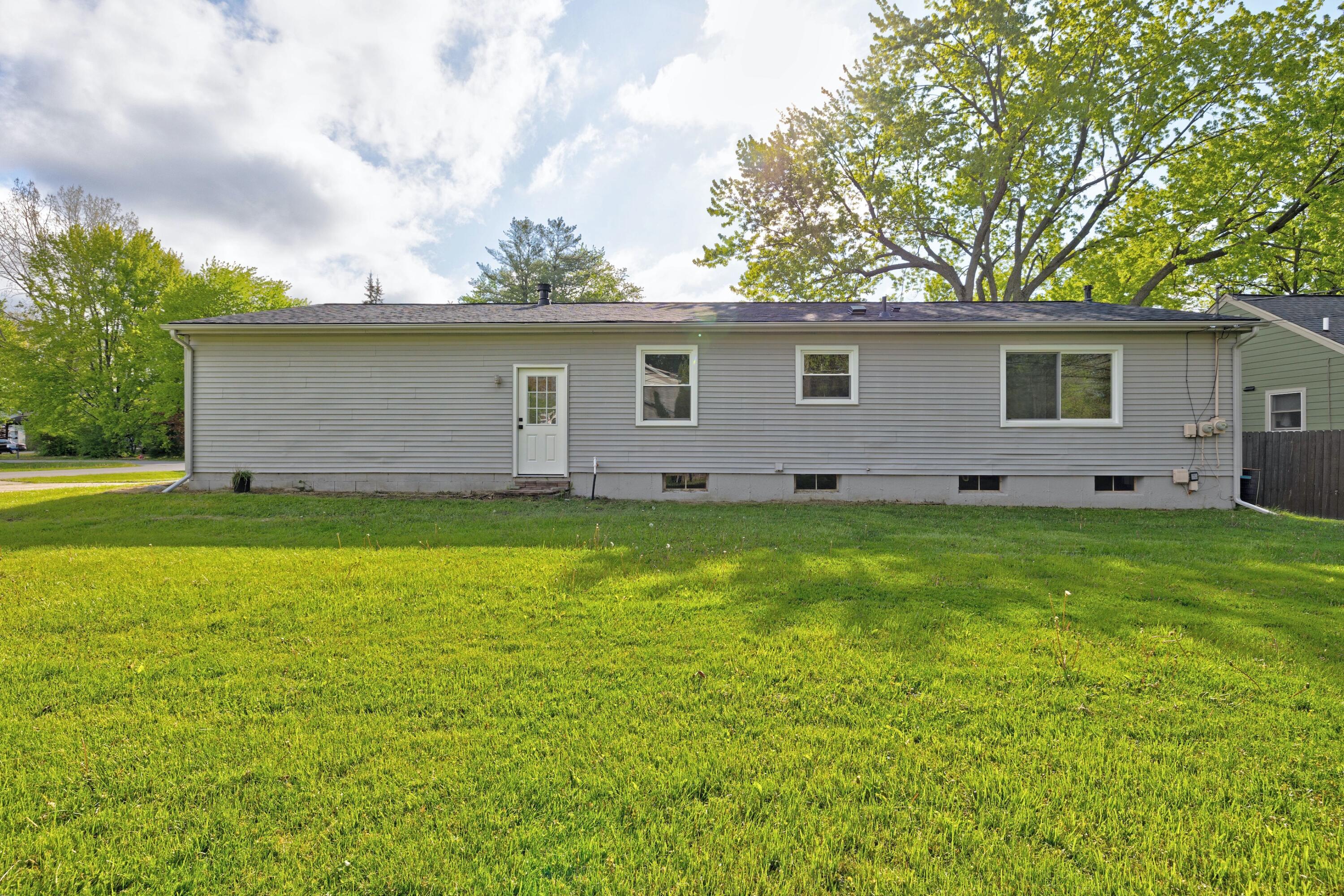 3636 Alida Avenue Rochester Hills, MI 48309 - Photo 38 of 40 38) Back of House