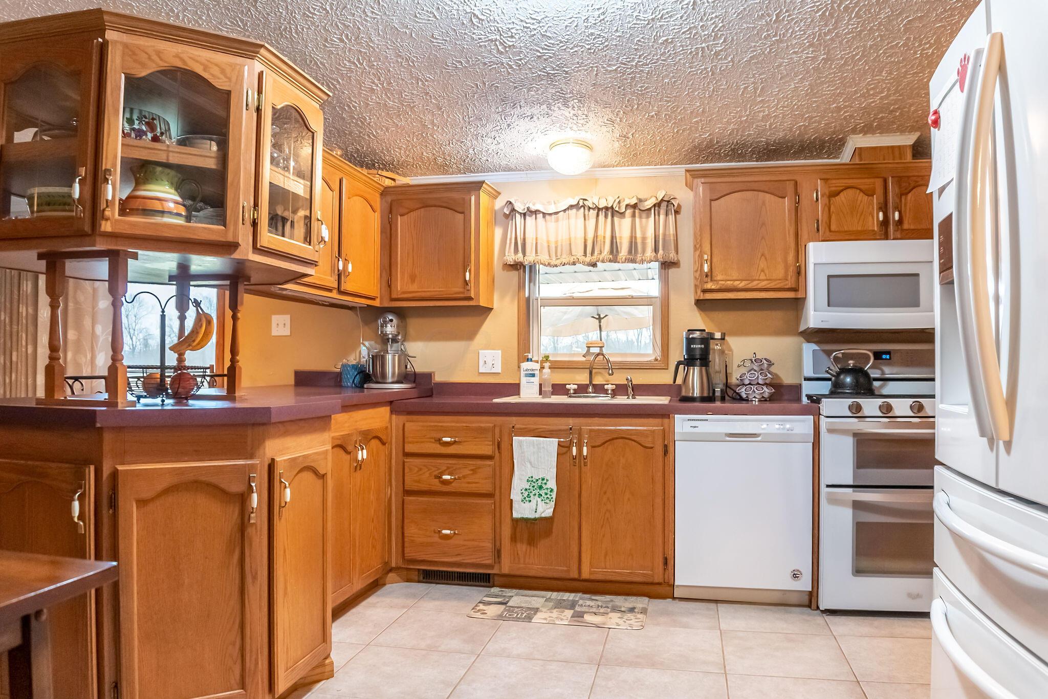 1514 Crissinger Road Marion, OH 43302 - Photo 20 of 42 Kitchen