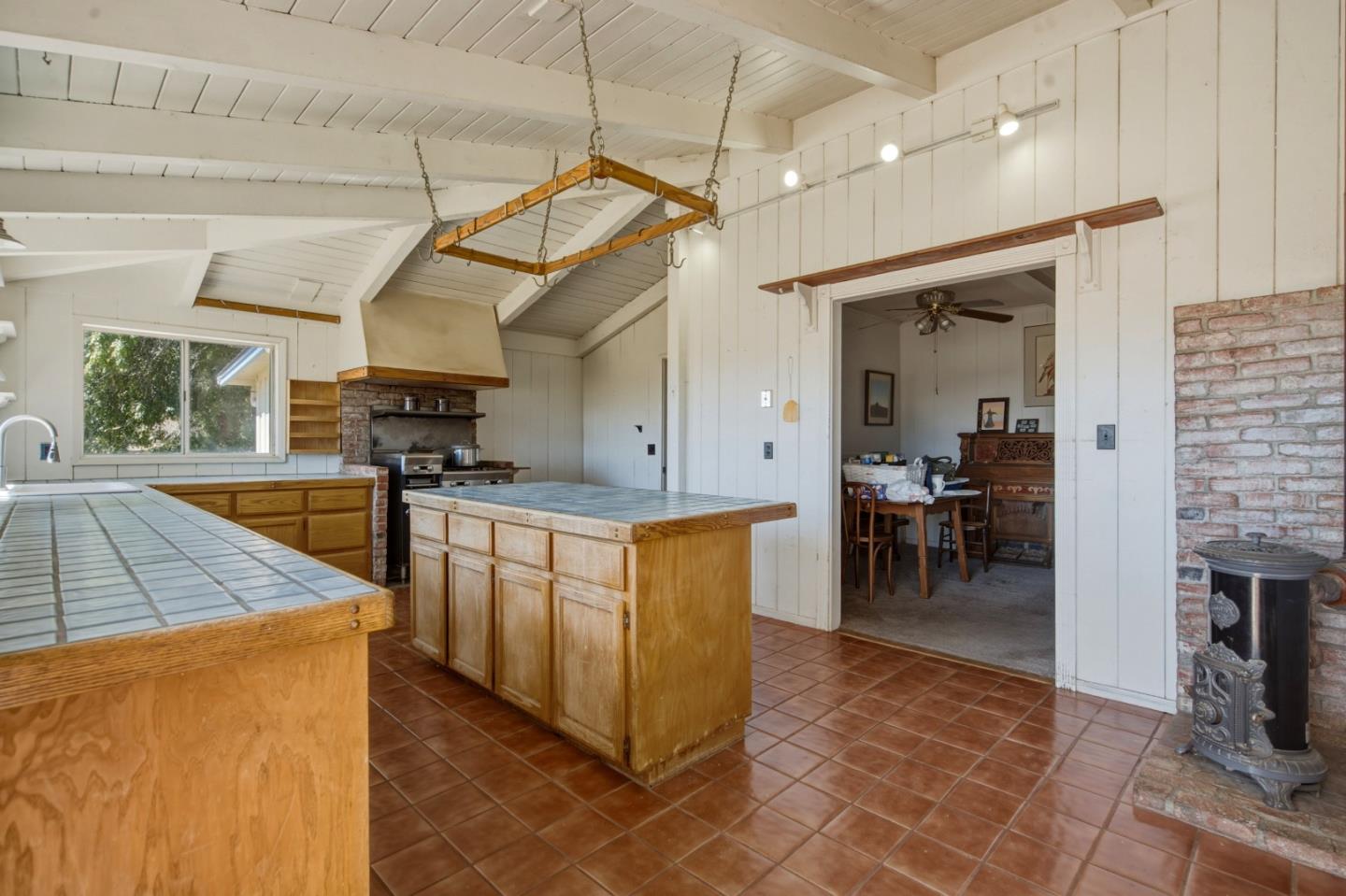 433 Mansfield Road Hollister, CA 95023 - Photo 6 of 49