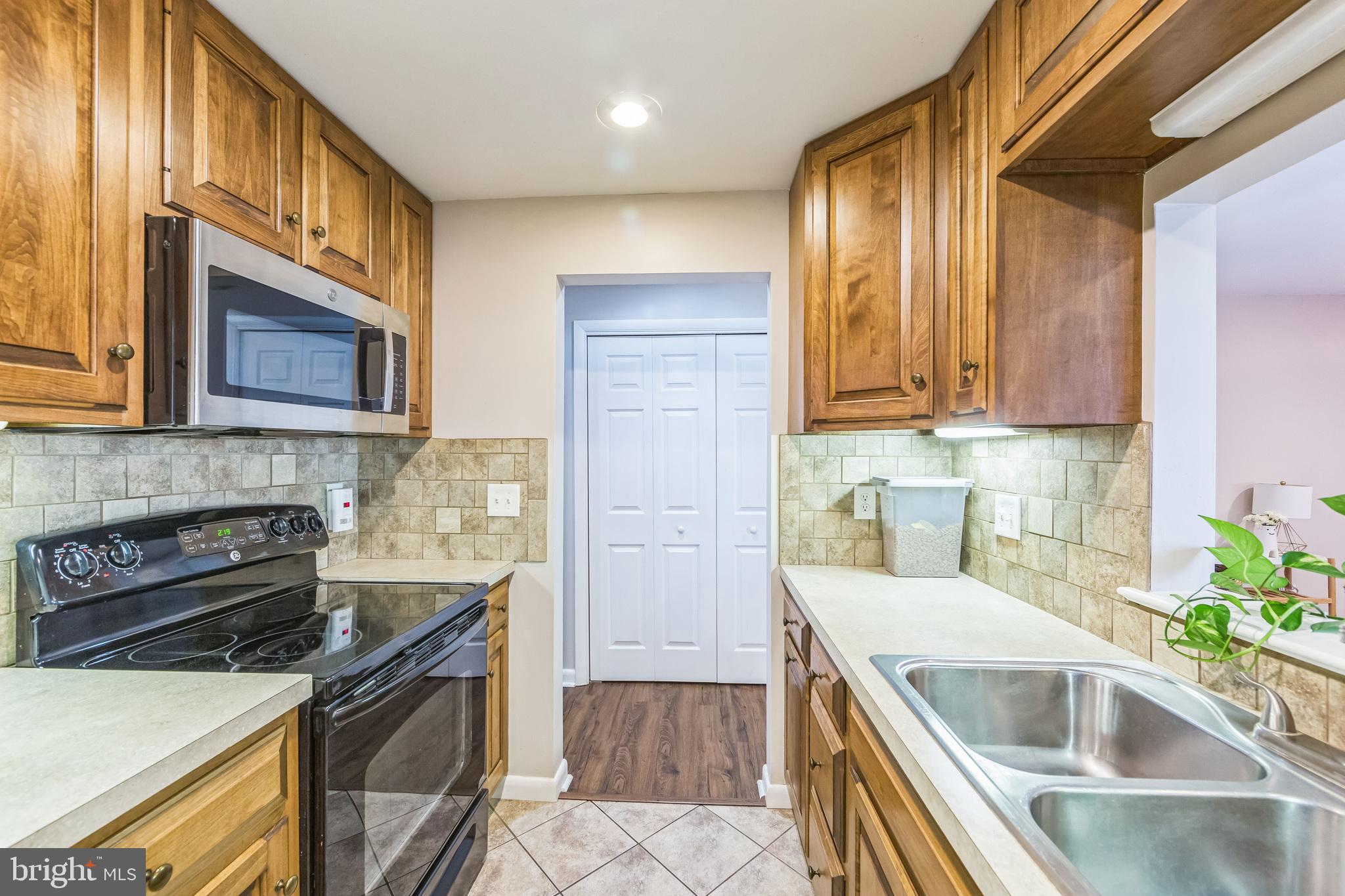 210 Noble Street Lititz, PA 17543 - Photo 16 of 35