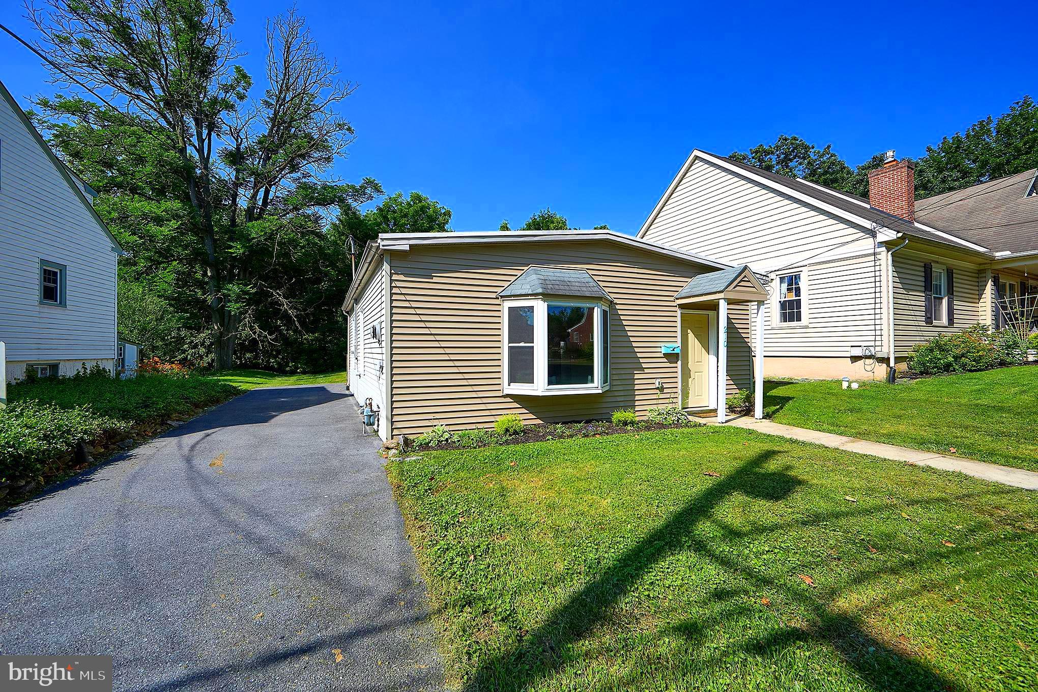 210 Noble Street Lititz, PA 17543 - Photo 2 of 35