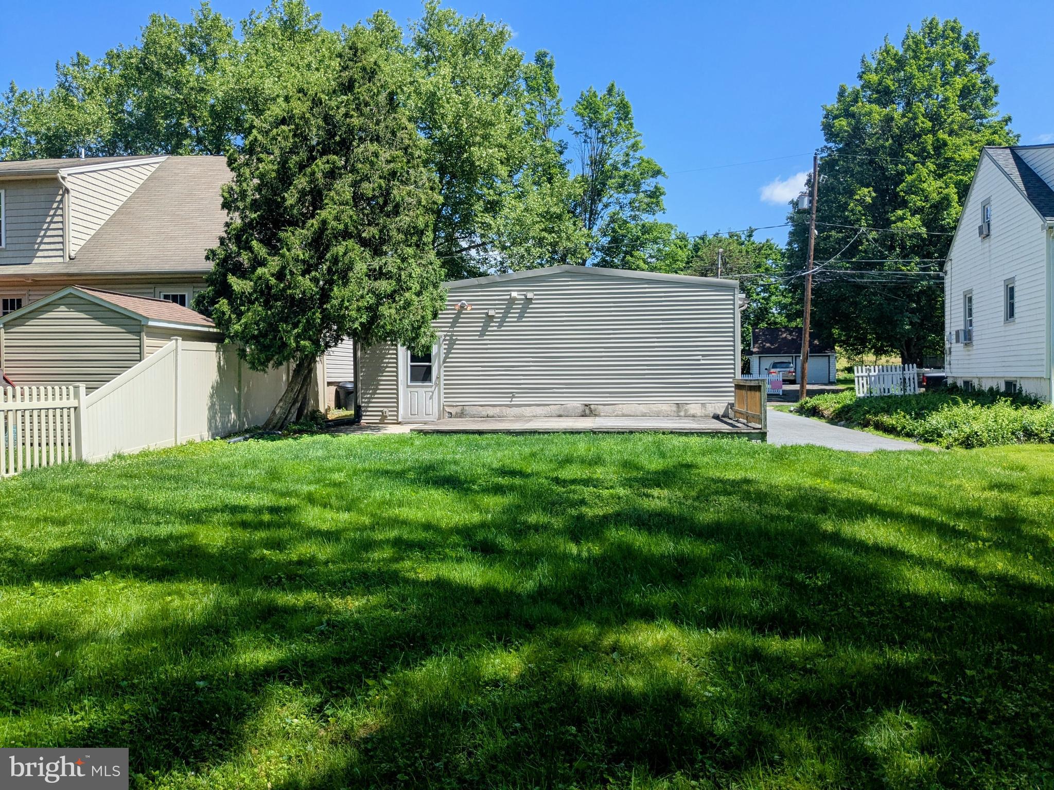 210 Noble Street Lititz, PA 17543 - Photo 27 of 35