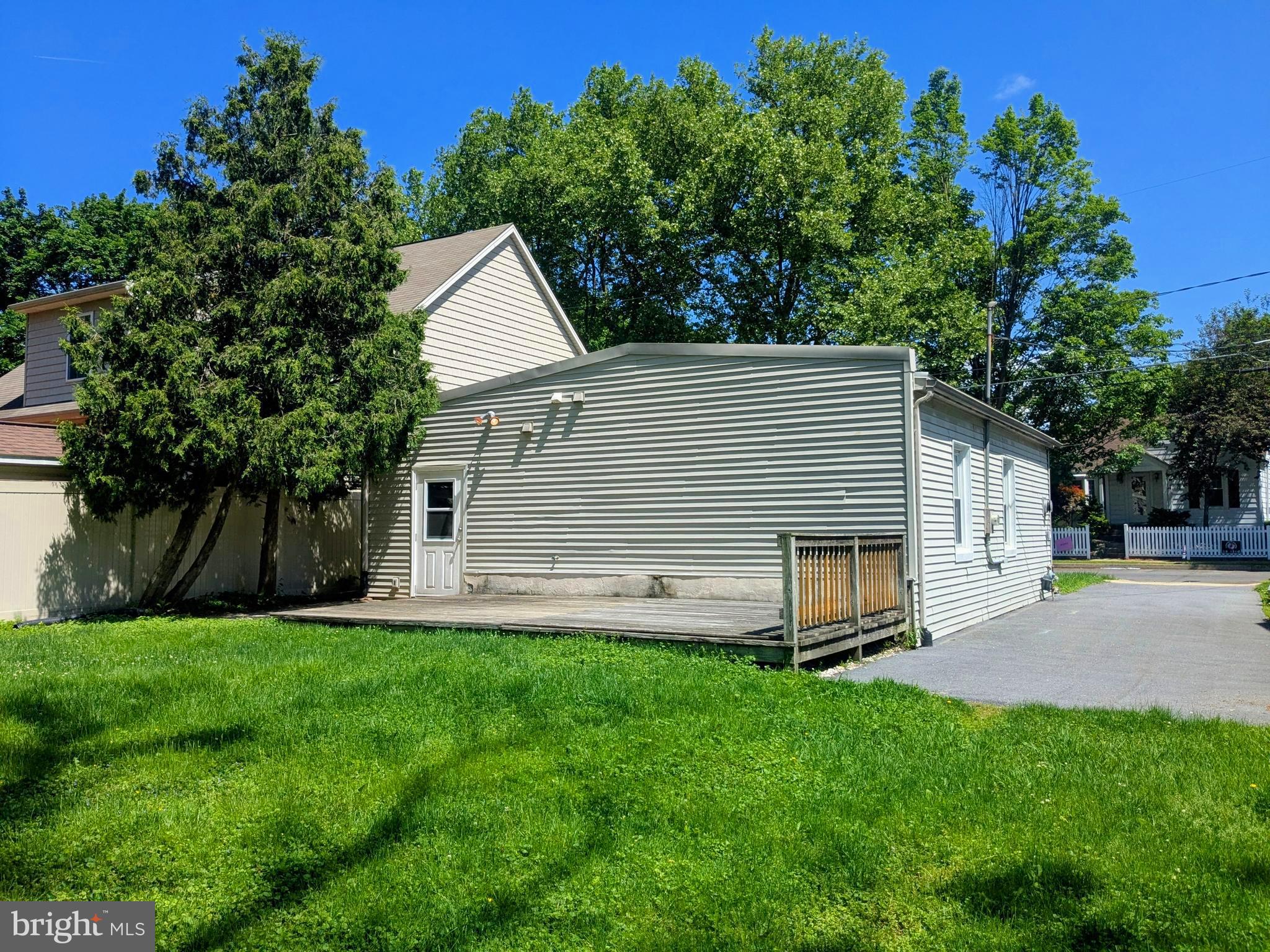 210 Noble Street Lititz, PA 17543 - Photo 29 of 35