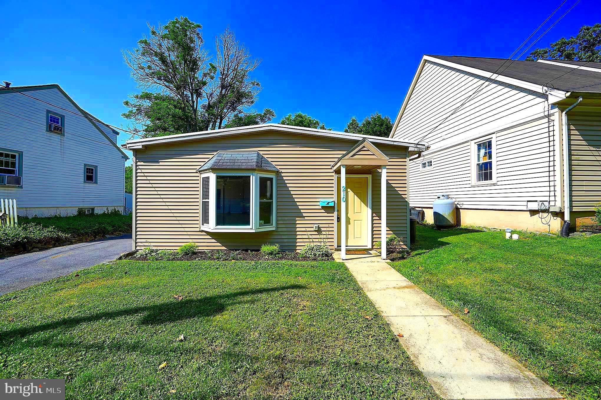 210 Noble Street Lititz, PA 17543 - Photo 3 of 35