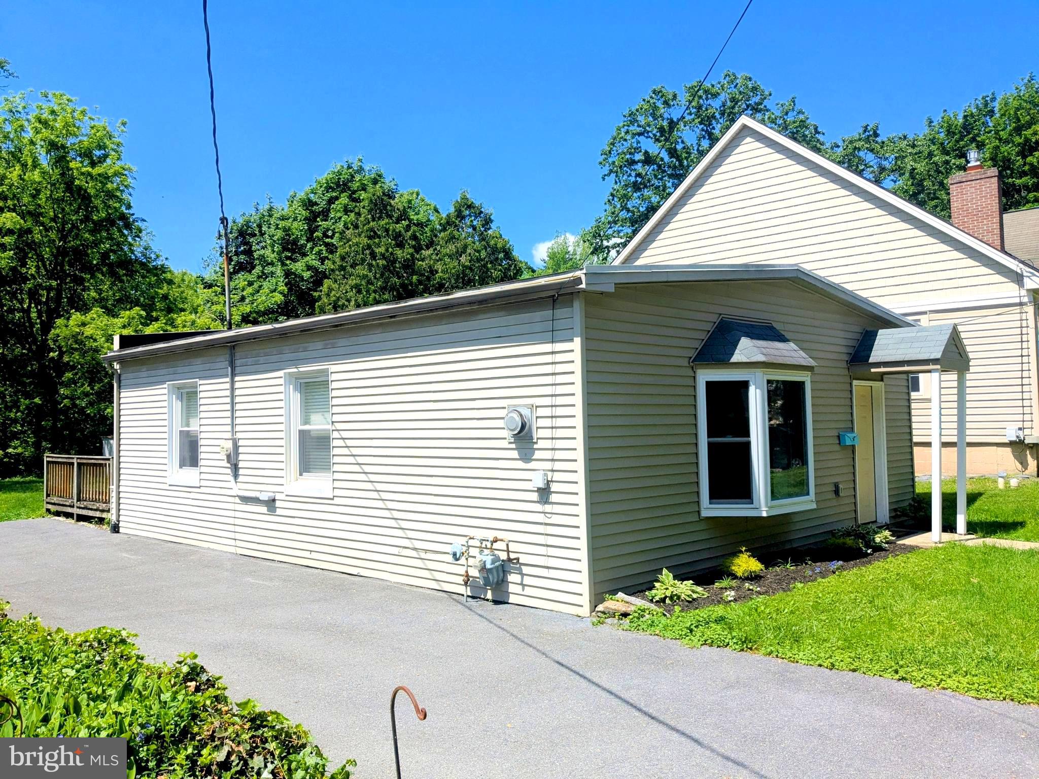 210 Noble Street Lititz, PA 17543 - Photo 4 of 35