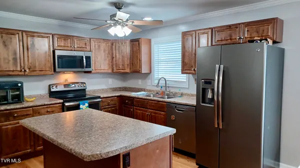 $334,000 | 17505 Bridle Drive, Abingdon, VA 24210