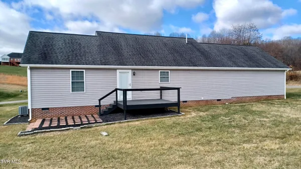 $334,000 | 17505 Bridle Drive, Abingdon, VA 24210