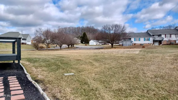 $334,000 | 17505 Bridle Drive, Abingdon, VA 24210