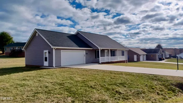 $334,000 | 17505 Bridle Drive, Abingdon, VA 24210