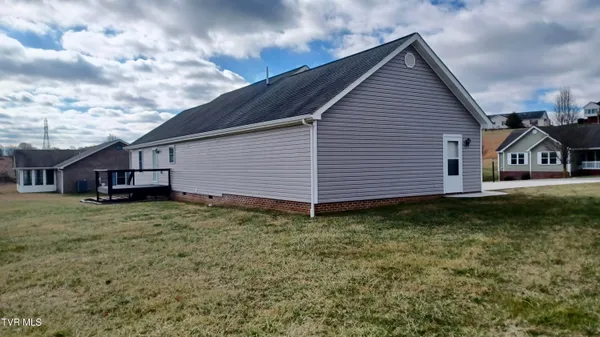 $334,000 | 17505 Bridle Drive, Abingdon, VA 24210