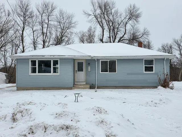 $115,000 | 203 Central Avenue, Russell, MN 56169