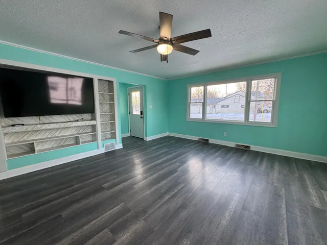 $115,000 | 203 Central Avenue, Russell, MN 56169