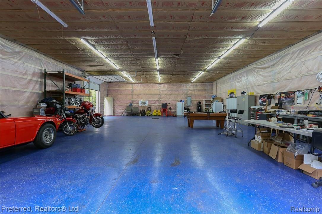 16870 Renton Road Belleville, MI 48111 - Photo 38 of 41 38IMG_2357.jpg