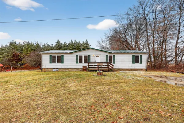 $185,000 | 9300 East Hillis Road, Vestaburg, MI 48891