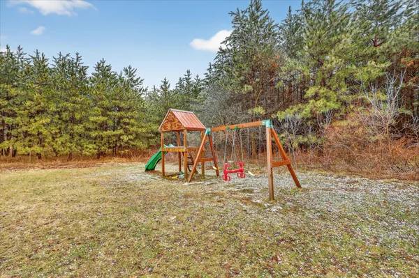 $185,000 | 9300 East Hillis Road, Vestaburg, MI 48891