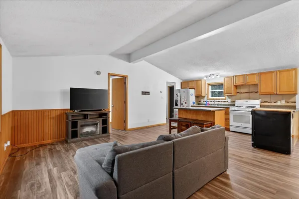 $185,000 | 9300 East Hillis Road, Vestaburg, MI 48891