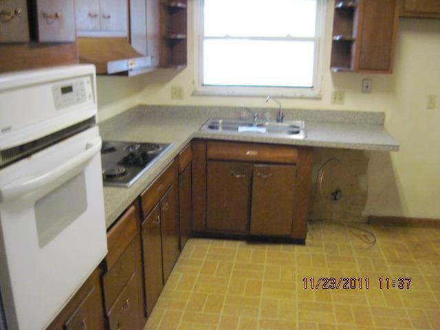 1727 Woodcrest Road Columbus, OH 43232 - Photo 4 of 15 Gallery Image 4