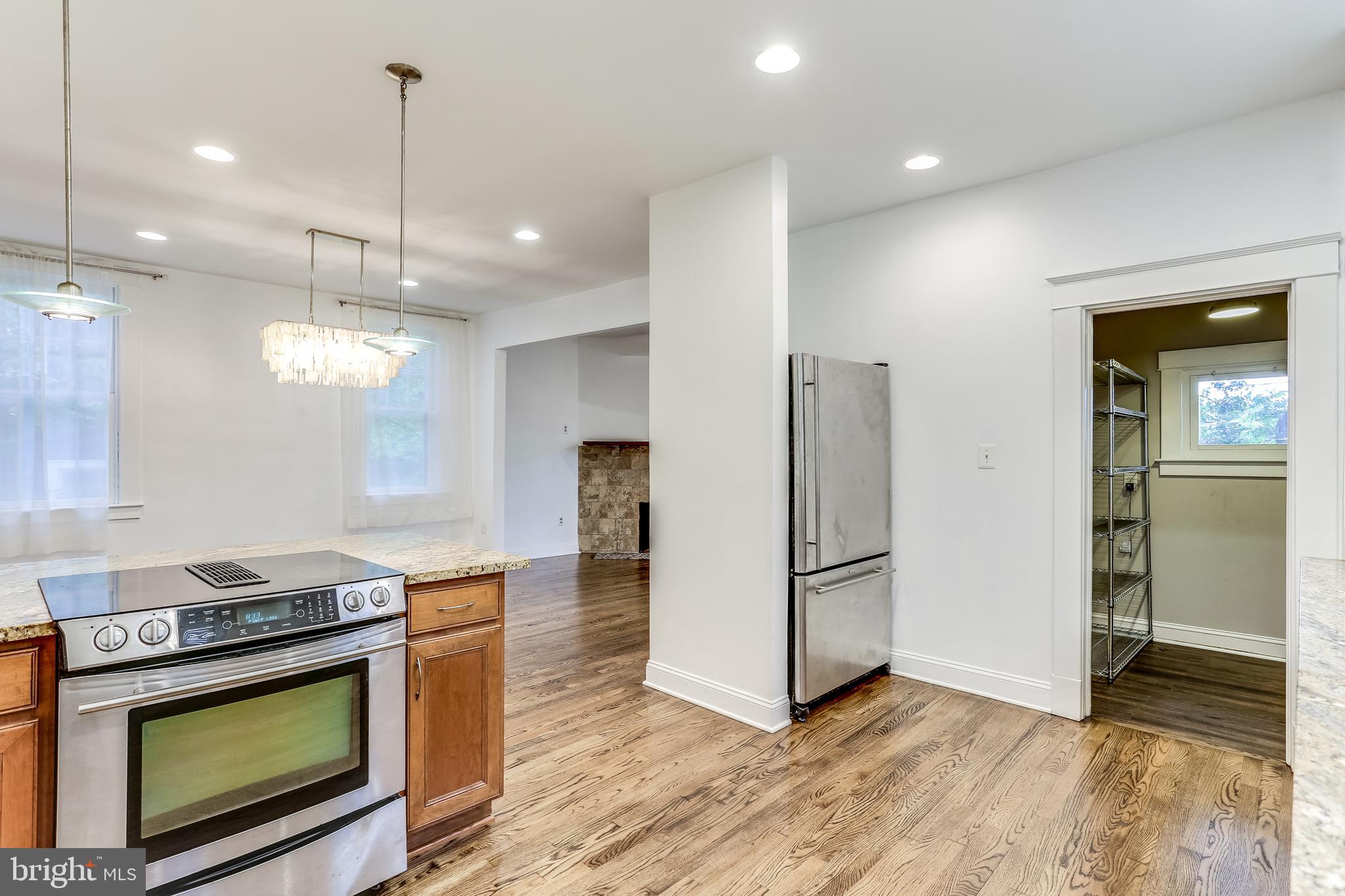618 Orpington Road Baltimore, MD 21229 - Photo 14 of 35 KITCHEN